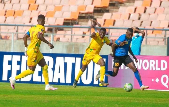 布雷斯特逆袭登顶积分榜 黑马战术引爆舆论