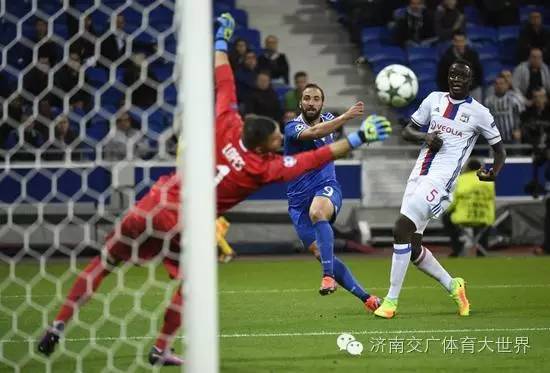  斯特拉斯堡定位球失守，主场憾负洛里昂错失得分良机